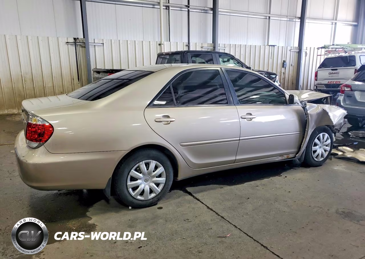 2005 Toyota Camry Le VIN:4T1BE32K25U045849 - 3