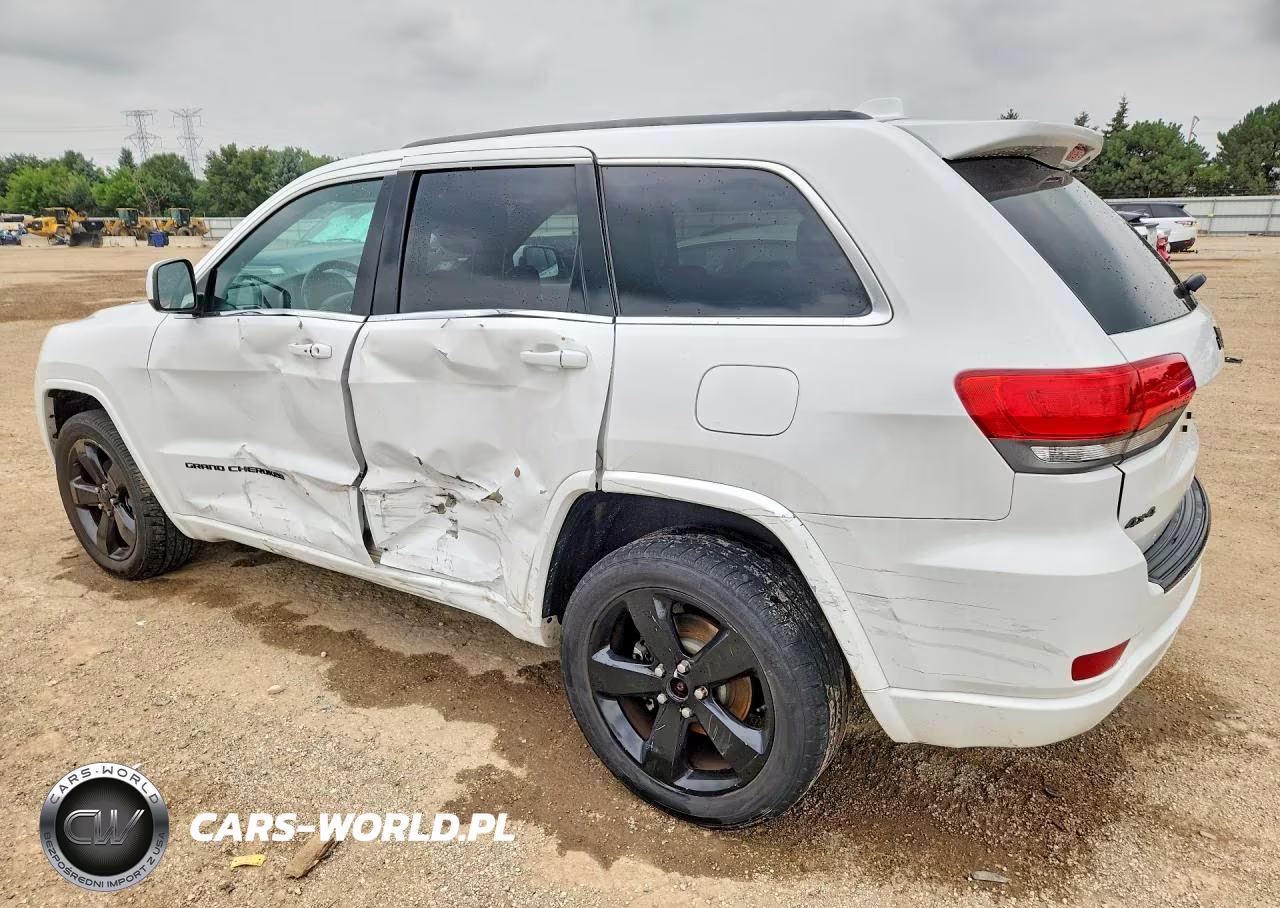 2015 Jeep Grand Cherokee Laredo VIN:1C4RJFAG2FC637398 - 2