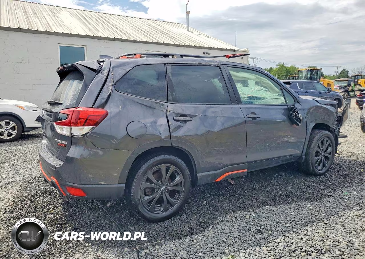 2023 Subaru Forester Sport VIN:JF2SKAJC3PH450398 - 3