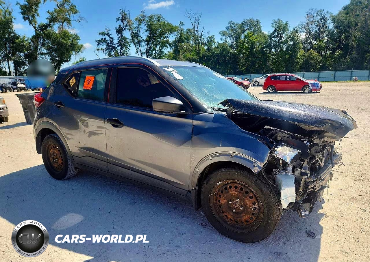 2018 Nissan Kicks S VIN:3N1CP5CU5JL534509 - 4
