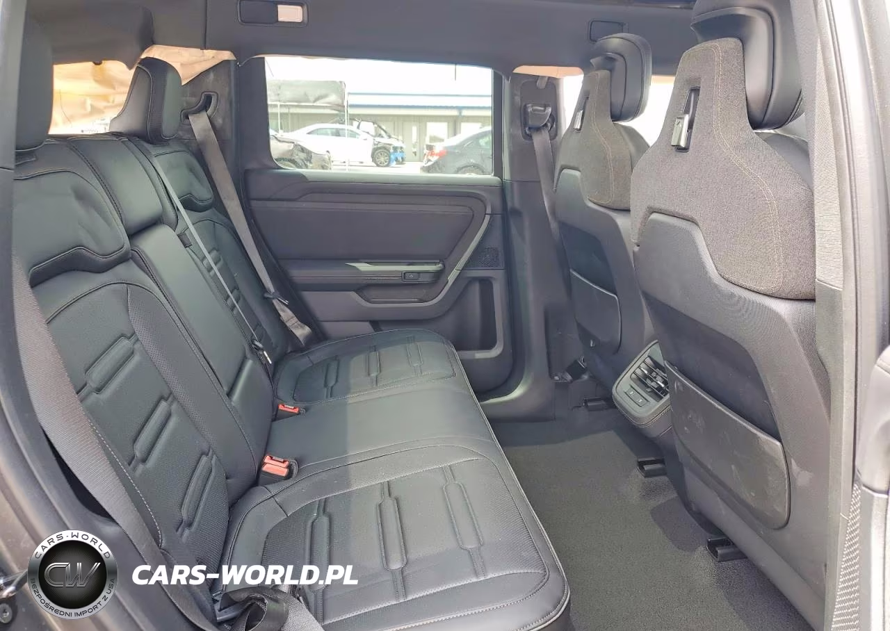 2027 Rivian R2 Performance VIN:7PD2EAAB1VN001127 - 11
