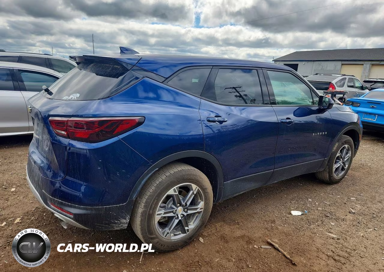 2023 Chevrolet Blazer 2Lt VIN:3GNKBCR47PS100276 - 3