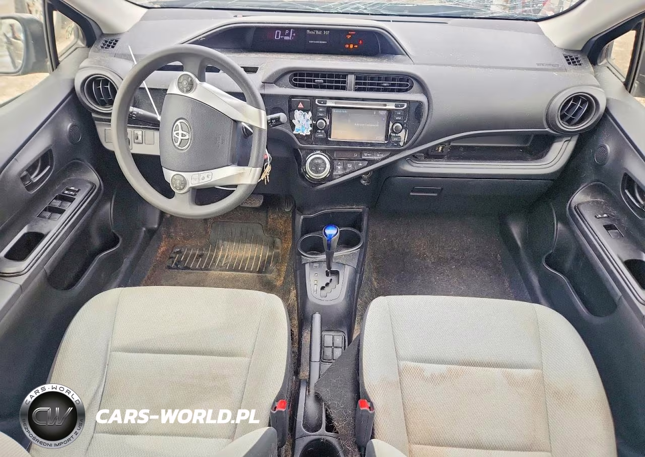 2016 Toyota Prius C One VIN:JTDKDTB30G1133772 - 8
