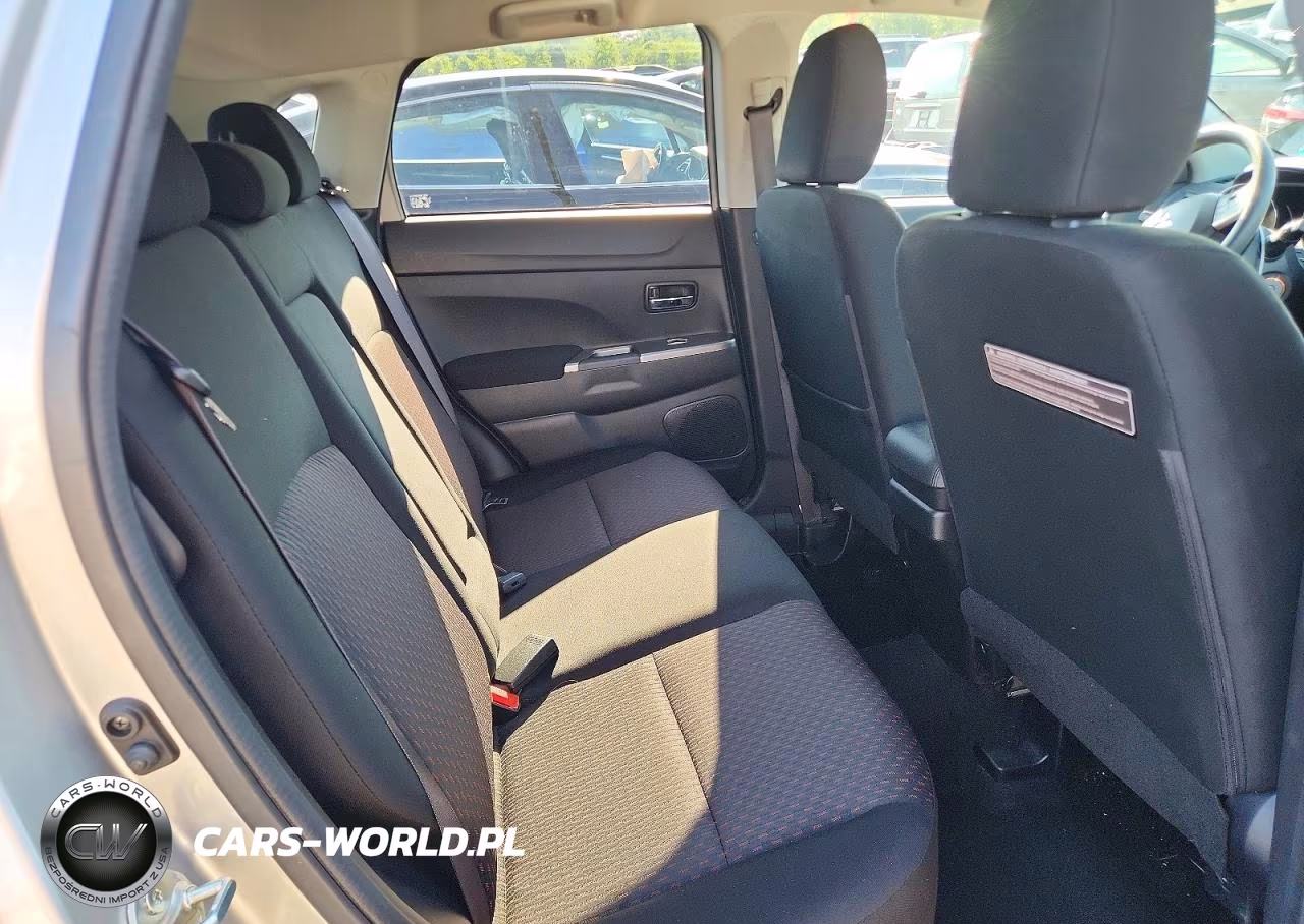2018 Mitsubishi Outlander Sport Es VIN:JA4AR3AU9JZ013043 - 11