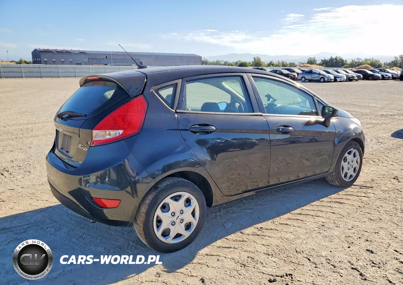 2013 Ford Fiesta S VIN:3FADP4TJ8DM226580 - 3
