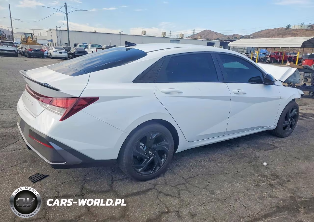 2026 Hyundai Elantra Sel Sport VIN:KMHLM4DGXTU192200 - 3