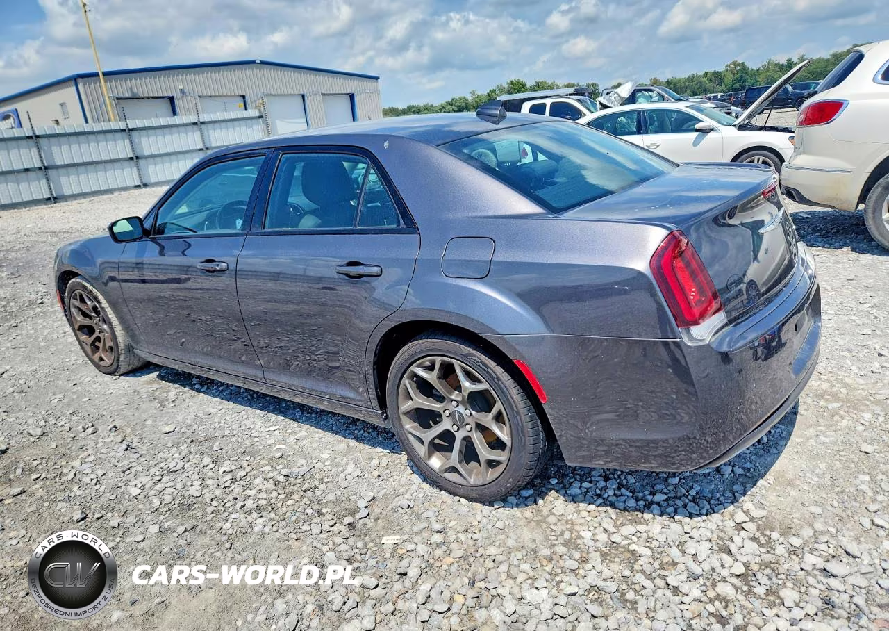 2018 Chrysler 300 Touring VIN:2C3CCAAG6JH249958 - 2