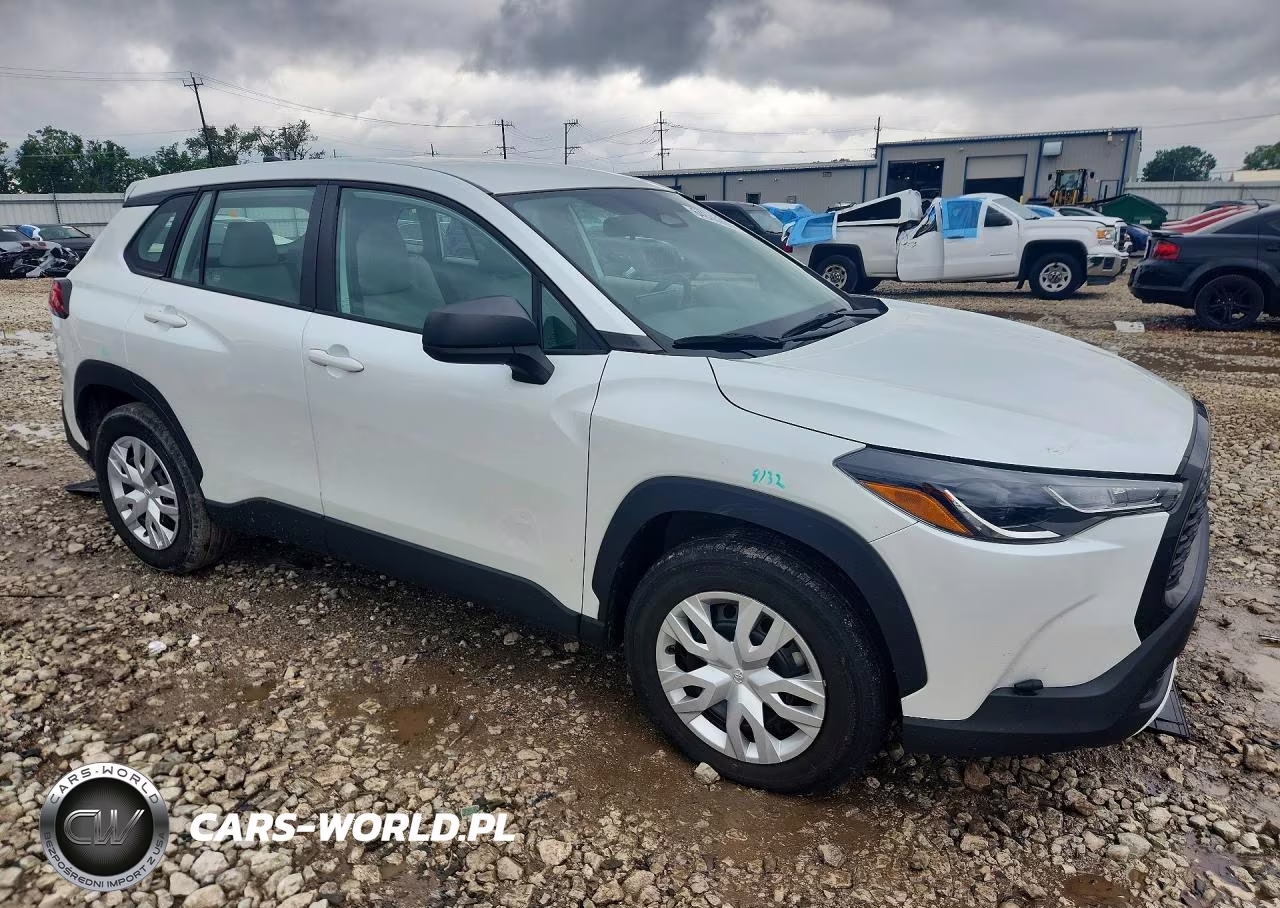 2023 Toyota Corolla Cross L VIN:7MUAAABGXPV045705 - 4