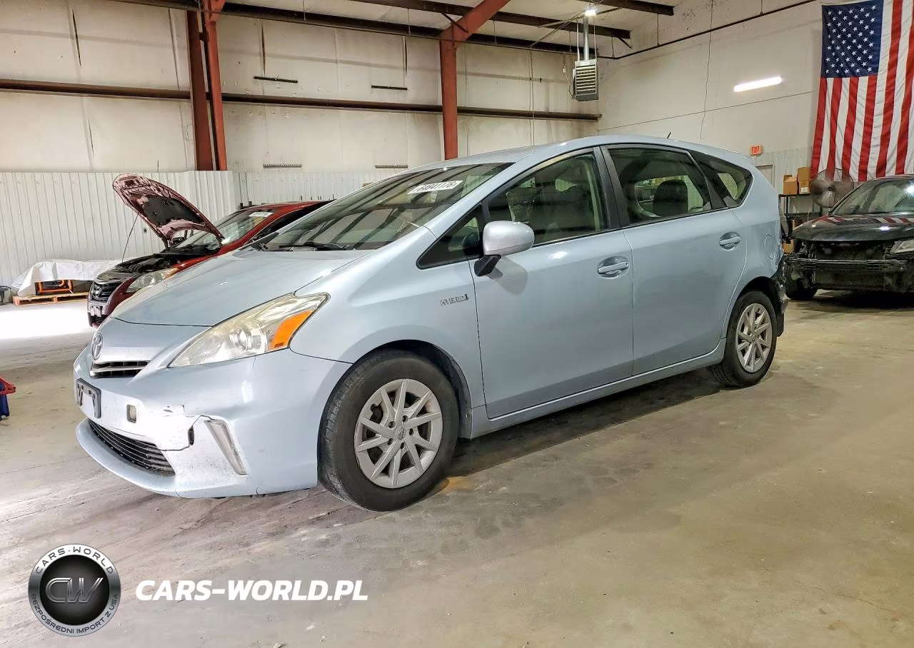 2014 Toyota Prius V Two – zdjęcie 1 z 14