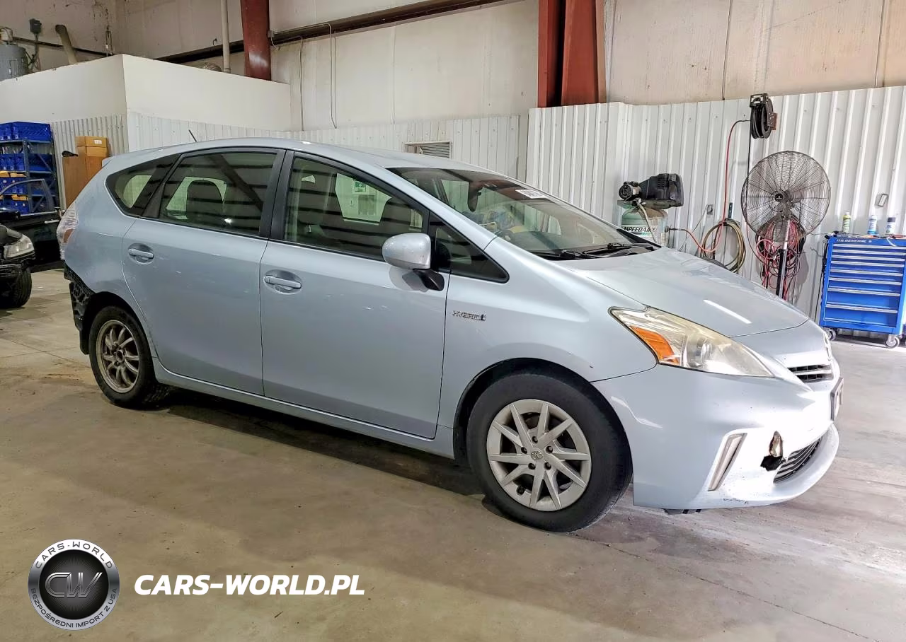 2014 Toyota Prius V Two VIN:JTDZN3EUXE3357018 - 4