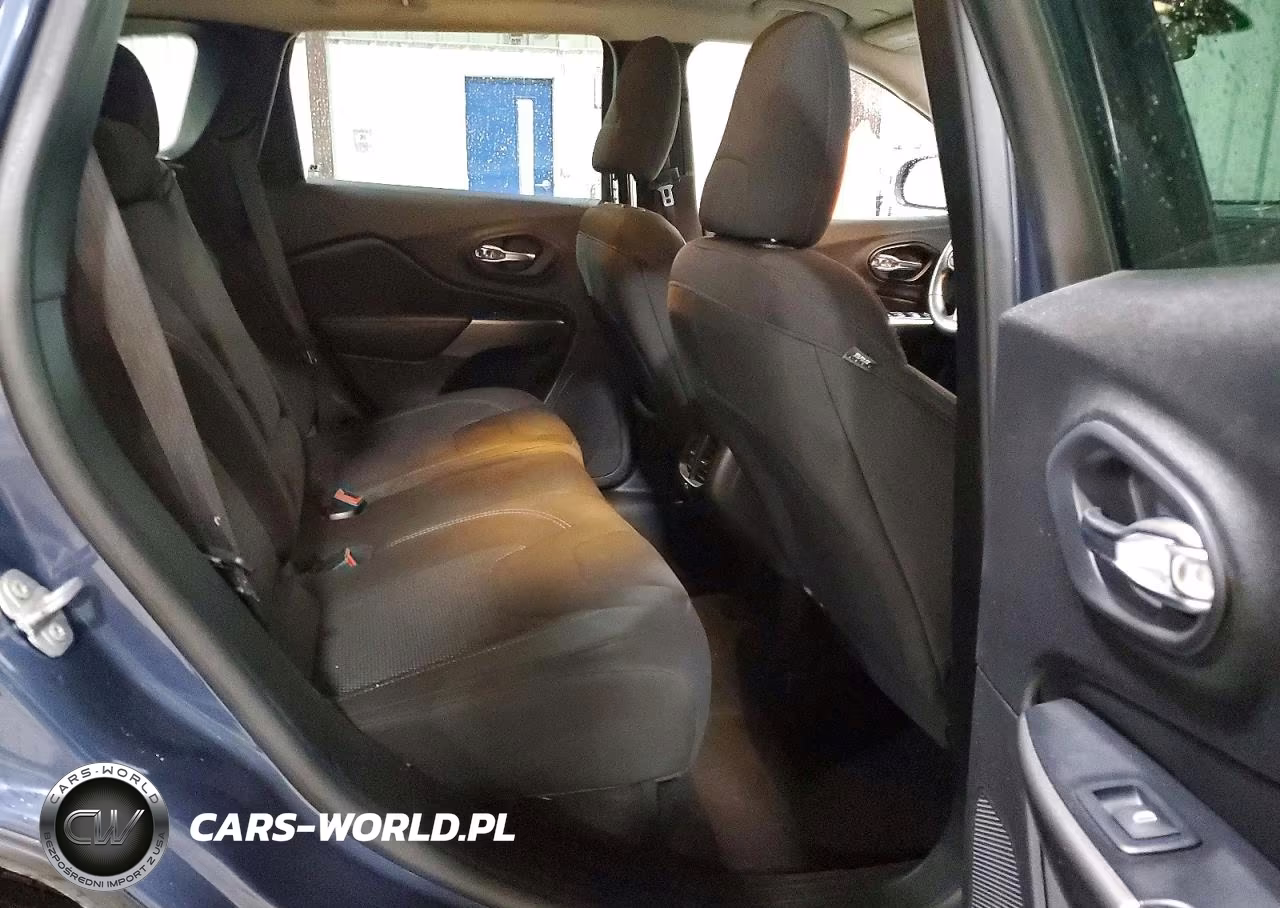2020 Jeep Cherokee Latitude VIN:1C4PJMCB3LD651944 - 11