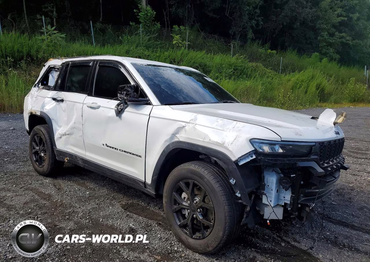 2025 Jeep Grand Cherokee Laredo VIN:1C4RJHAG9SC329182 - 4