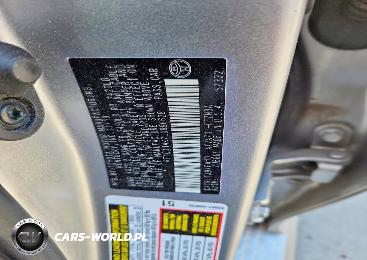 2020 Toyota Camry Le VIN:4T1C11AK7LU896628 - 12
