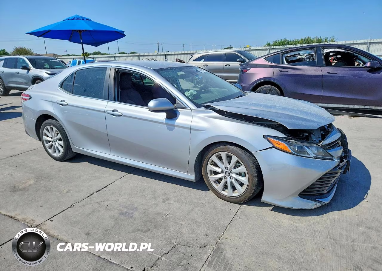 2020 Toyota Camry Le VIN:4T1C11AK7LU896628 - 4