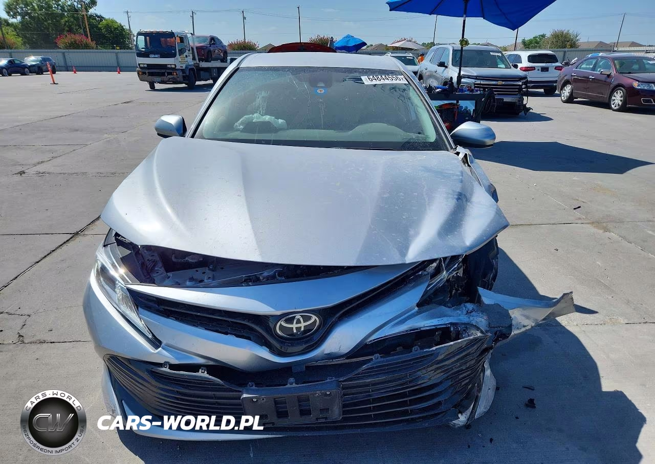 2020 Toyota Camry Le VIN:4T1C11AK7LU896628 - 5