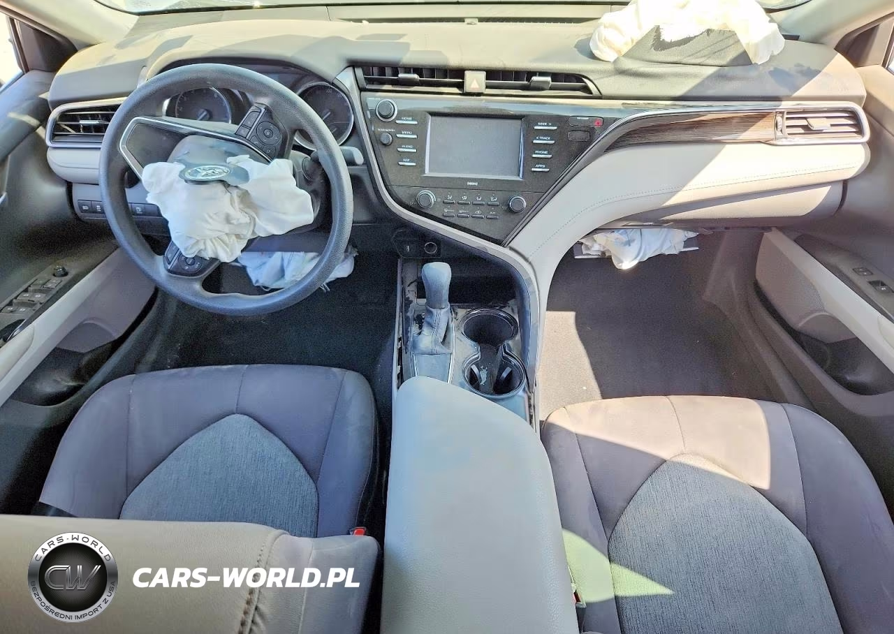 2020 Toyota Camry Le VIN:4T1C11AK7LU896628 - 8
