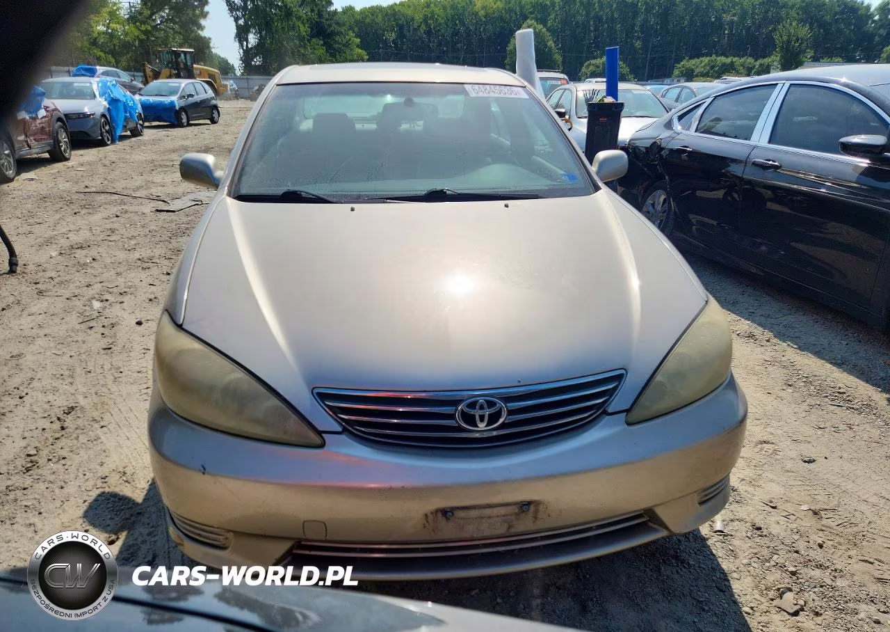 2005 Toyota Camry Le VIN:JTDBE32K450313442 - 5