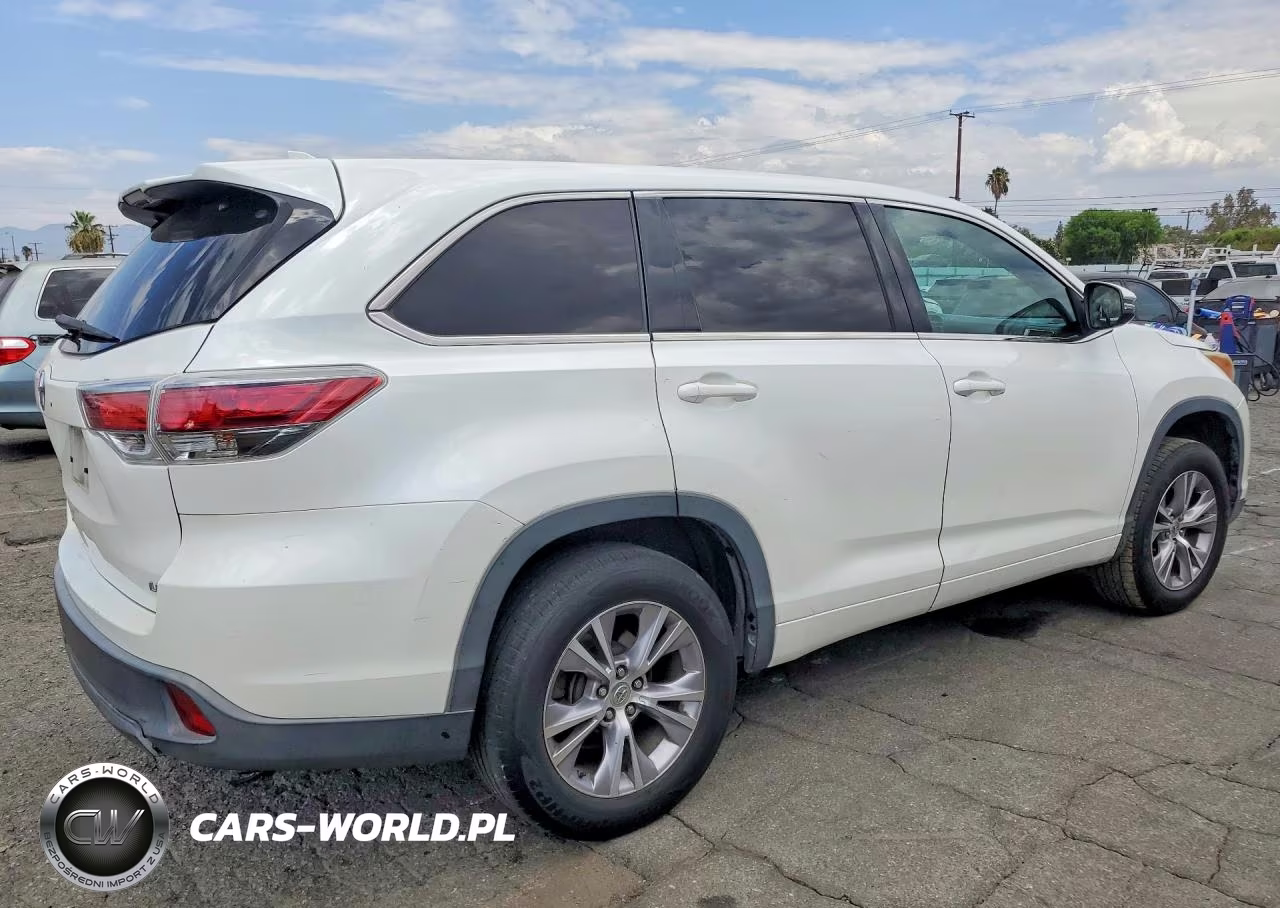2015 Toyota Highlander Le Plus VIN:5TDZKRFH5FS081098 - 3