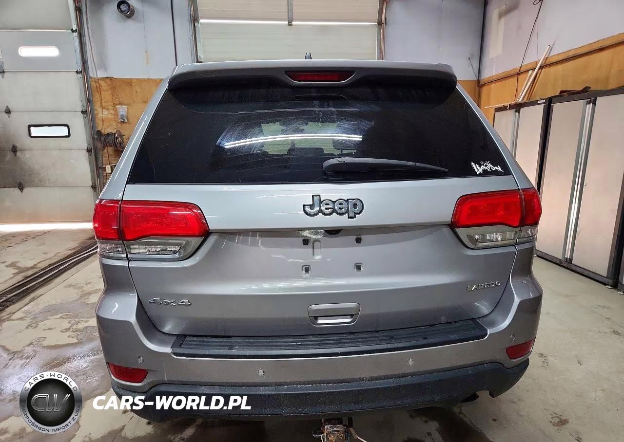 2018 Jeep Grand Cherokee Laredo VIN:1C4RJFAGXJC280626 - 6