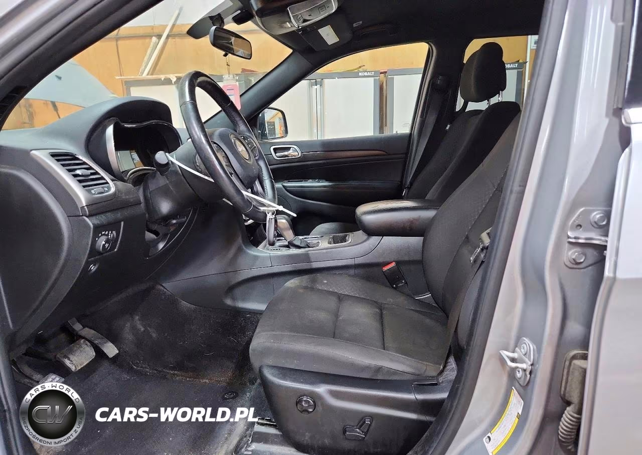 2018 Jeep Grand Cherokee Laredo VIN:1C4RJFAGXJC280626 - 7