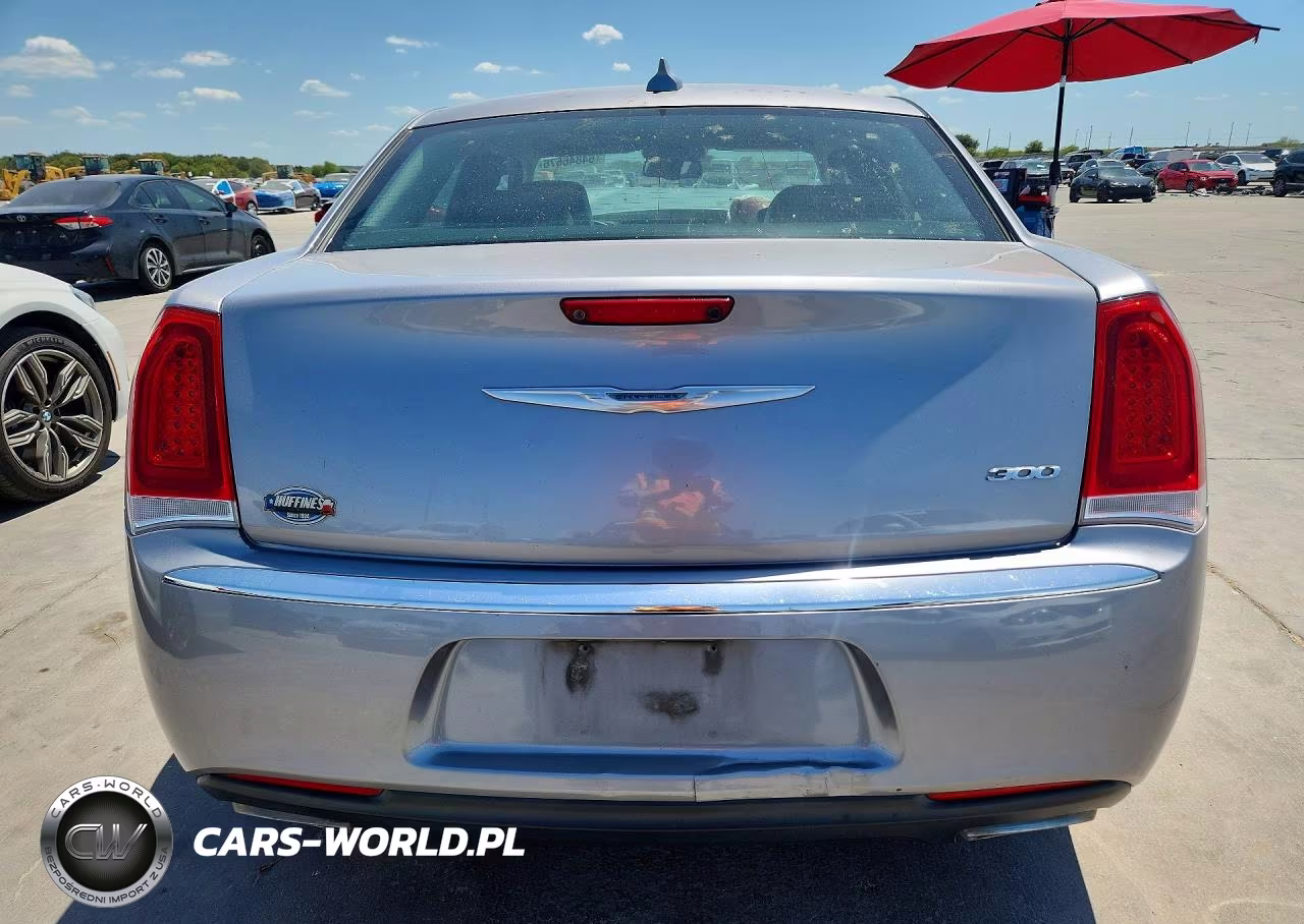 2016 Chrysler 300 Limited VIN:2C3CCAAG0GH243176 - 6