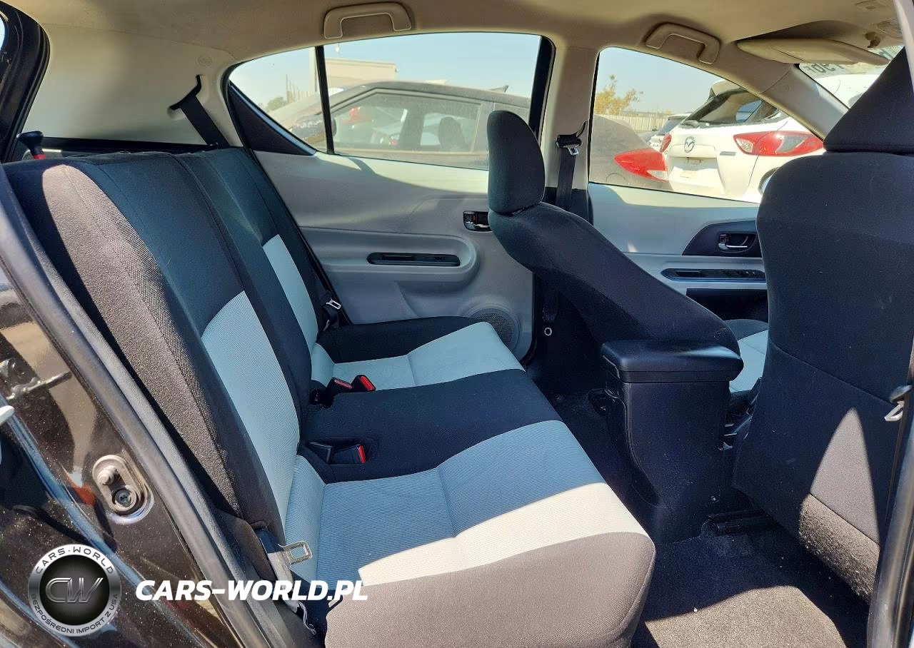 2013 Toyota Prius C Two VIN:JTDKDTB38D1041756 - 10
