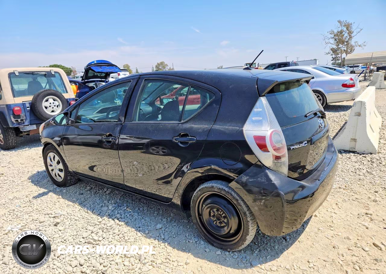 2013 Toyota Prius C Two VIN:JTDKDTB38D1041756 - 2
