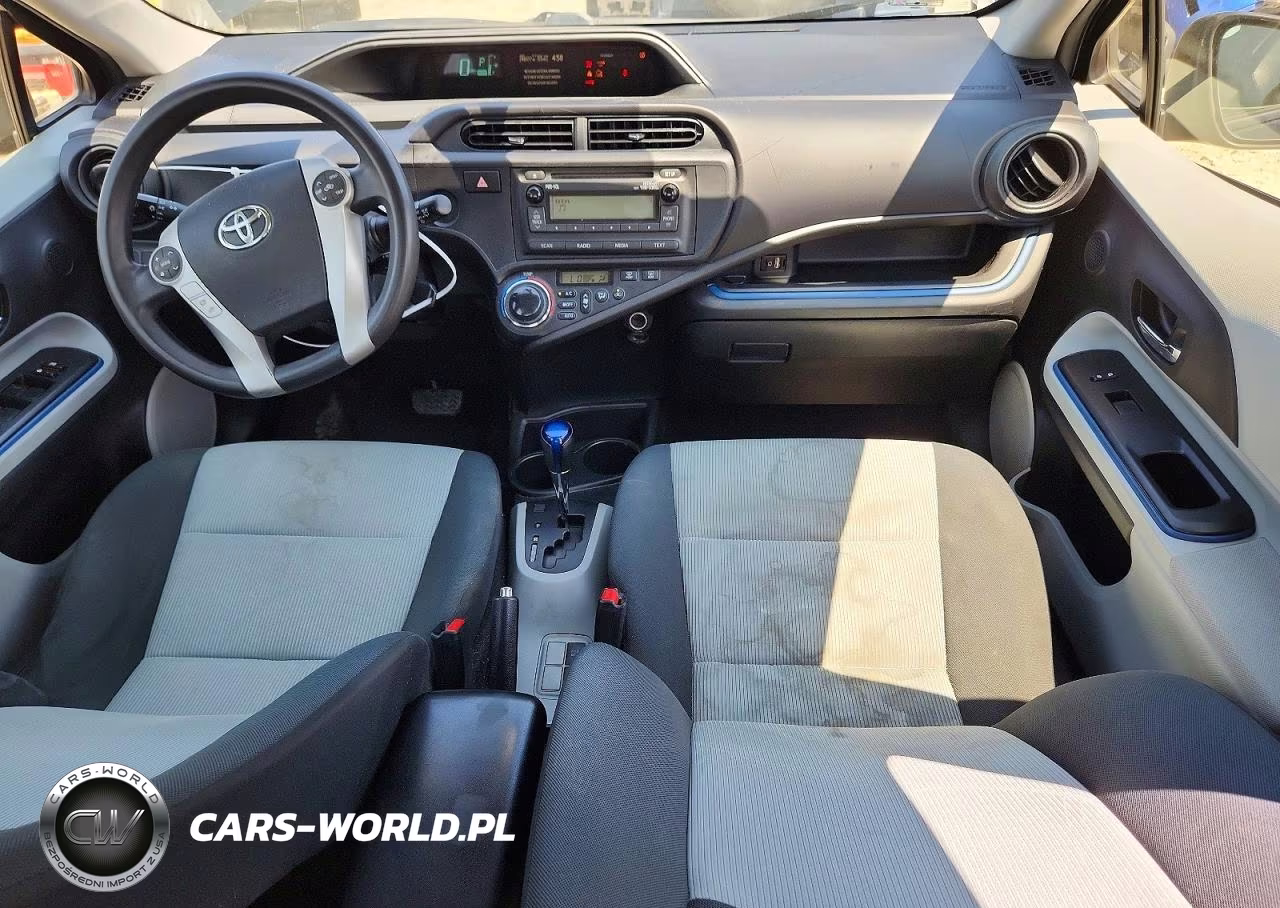 2013 Toyota Prius C Two VIN:JTDKDTB38D1041756 - 8