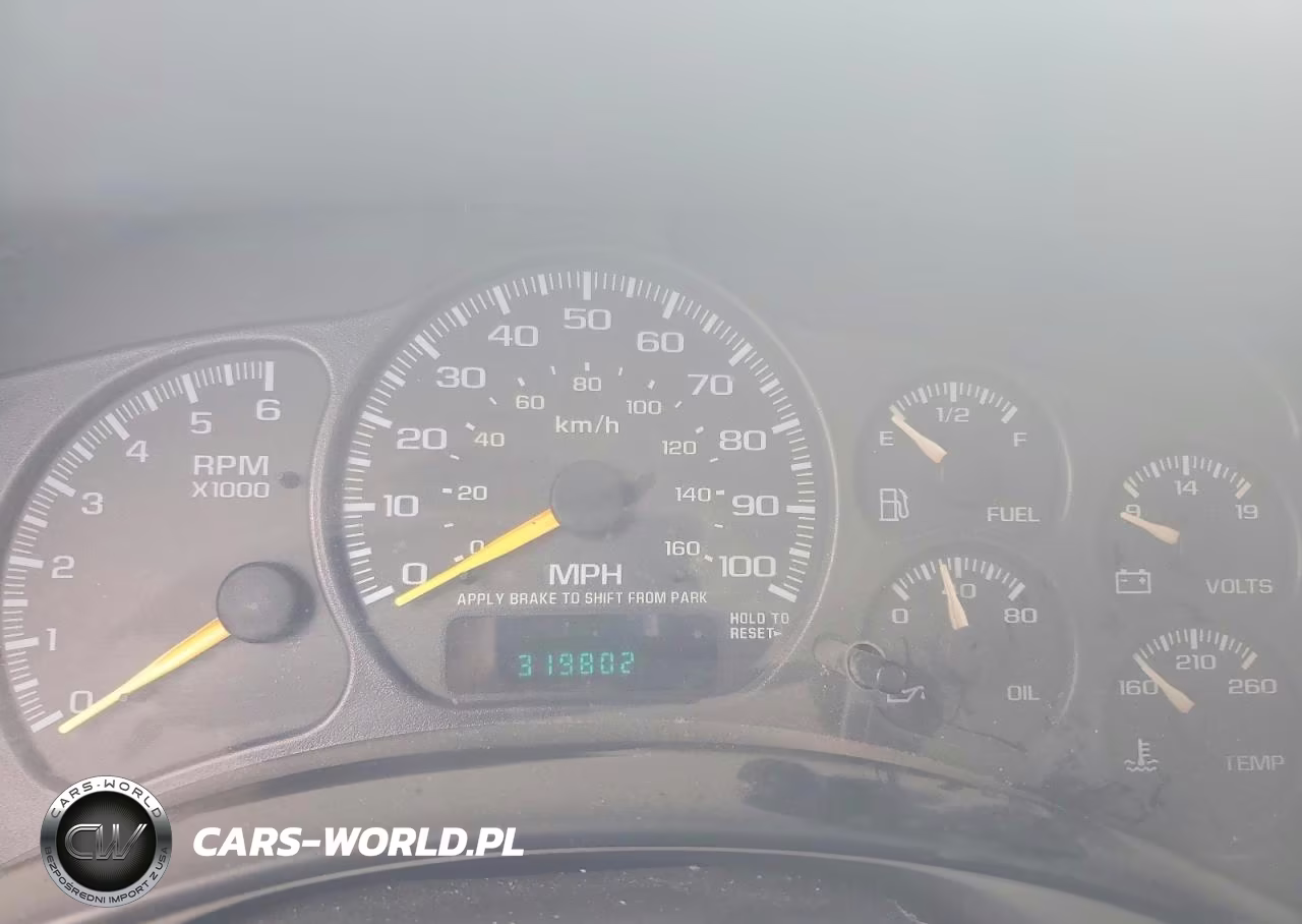 1999 Chevrolet Silverado K2500 VIN:1GCGK29U7XZ210854 - 9