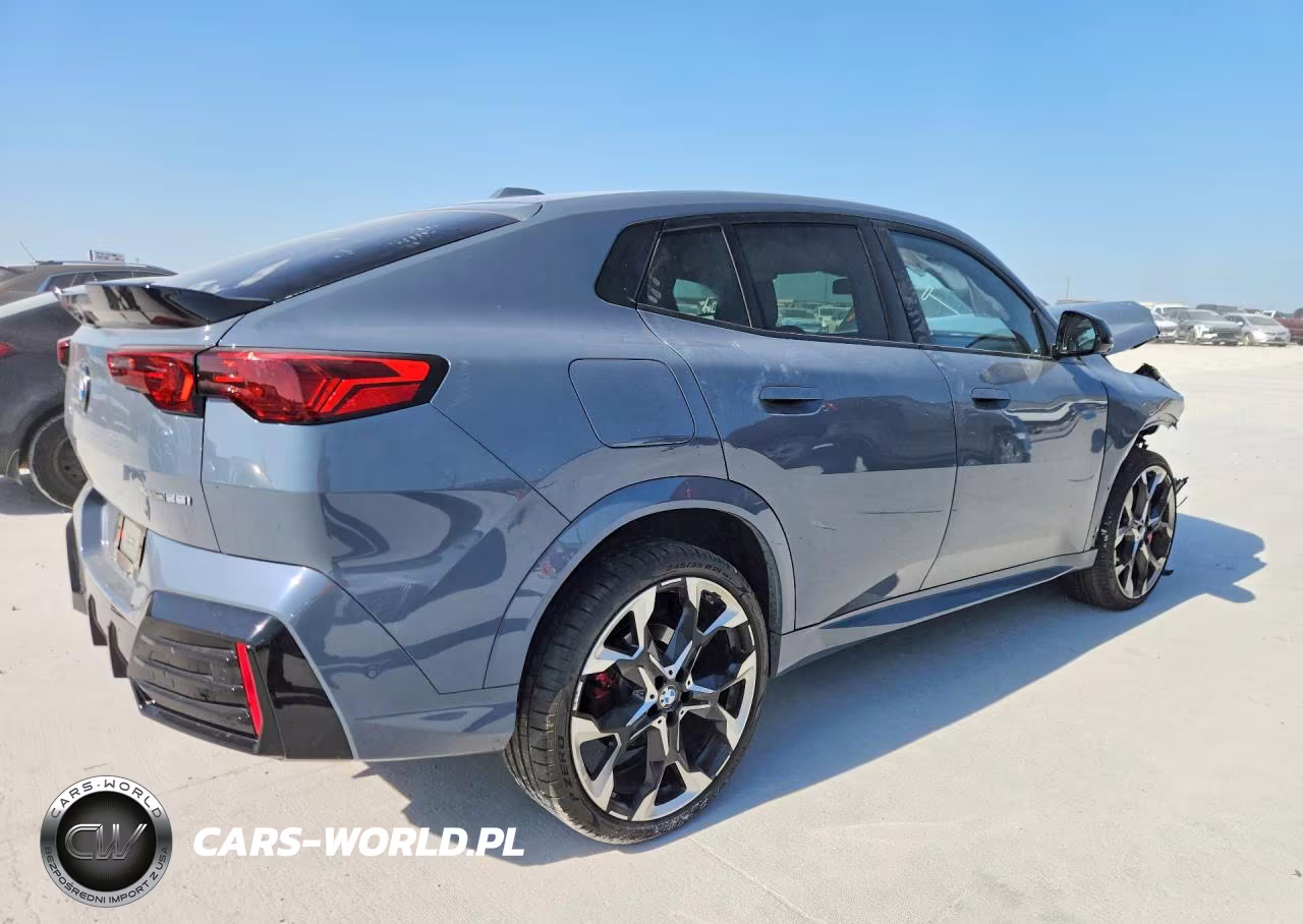 2025 BMW X2 xDrive28I VIN:WBX63GM00S5259360 - 3