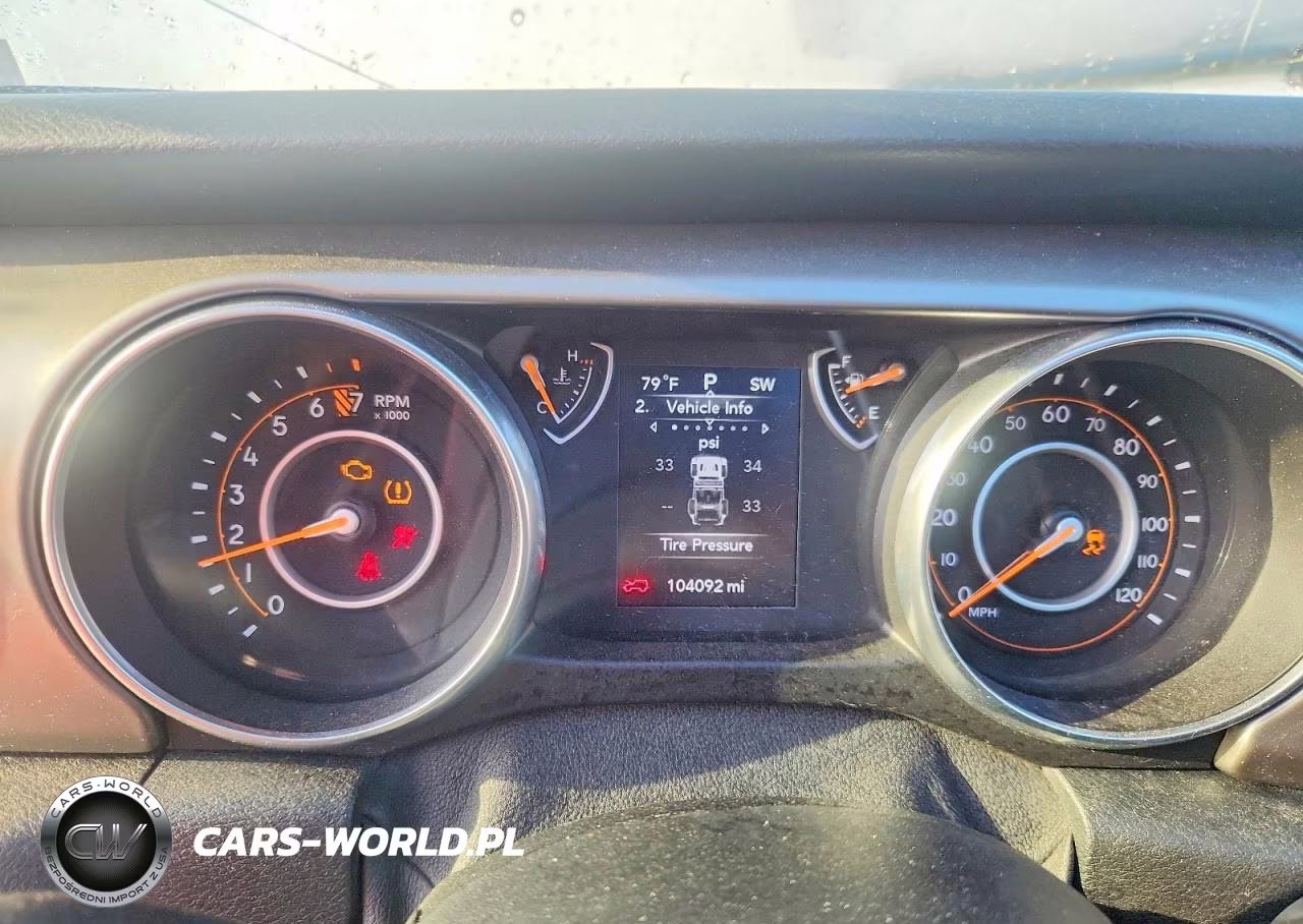 2018 Jeep Wrangler Unlimited Sport VIN:1C4HJXDG5JW139863 - 9