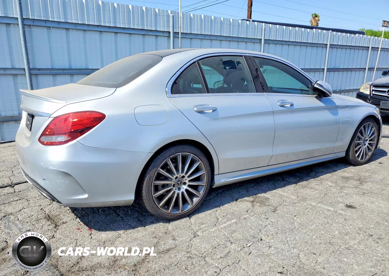 2017 Mercedes-Benz C 300 VIN:55SWF4JBXHU225943 - 3