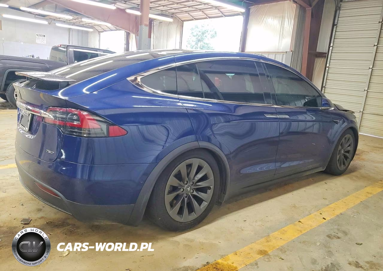 2018 Tesla Model X VIN:5YJXCBE27JF100935 - 3