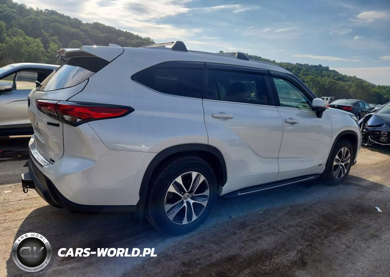 2023 Toyota Highlander Hybrid Xle VIN:5TDKBRCH6PS576577 - 3