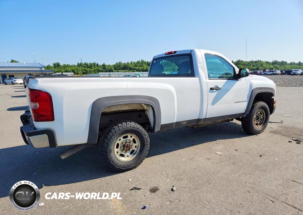 2008 Chevrolet Silverado C2500 Heavy Duty VIN:1GCHC24K58E191625 - 3