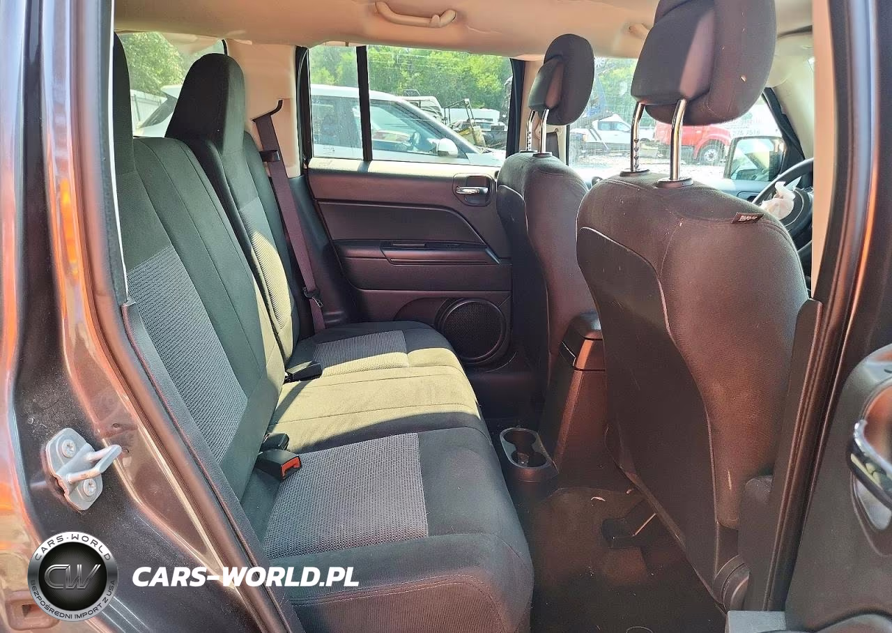 2016 Jeep Patriot Sport VIN:1C4NJRBB8GD779107 - 11
