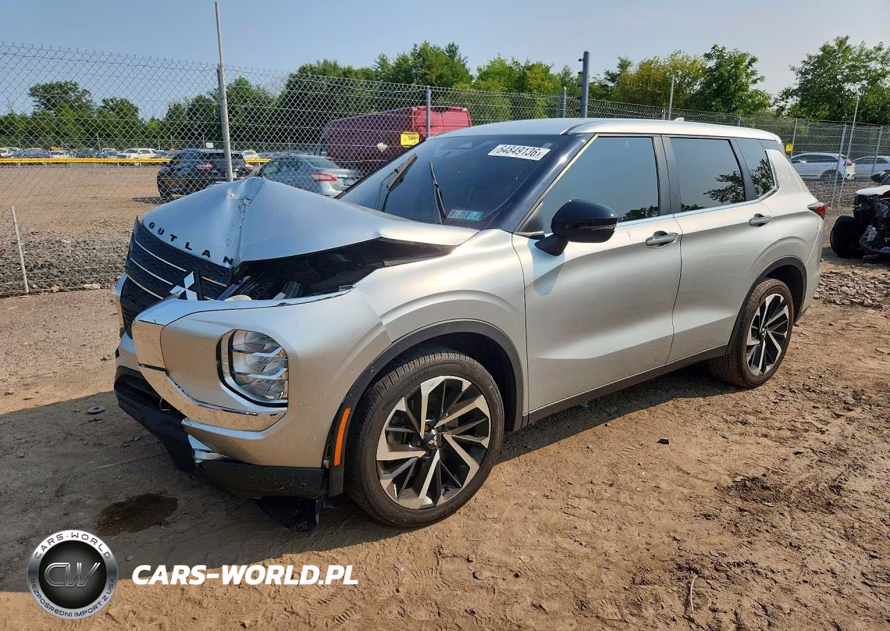 2022 Mitsubishi Outlander Es – zdjęcie 1 z 13