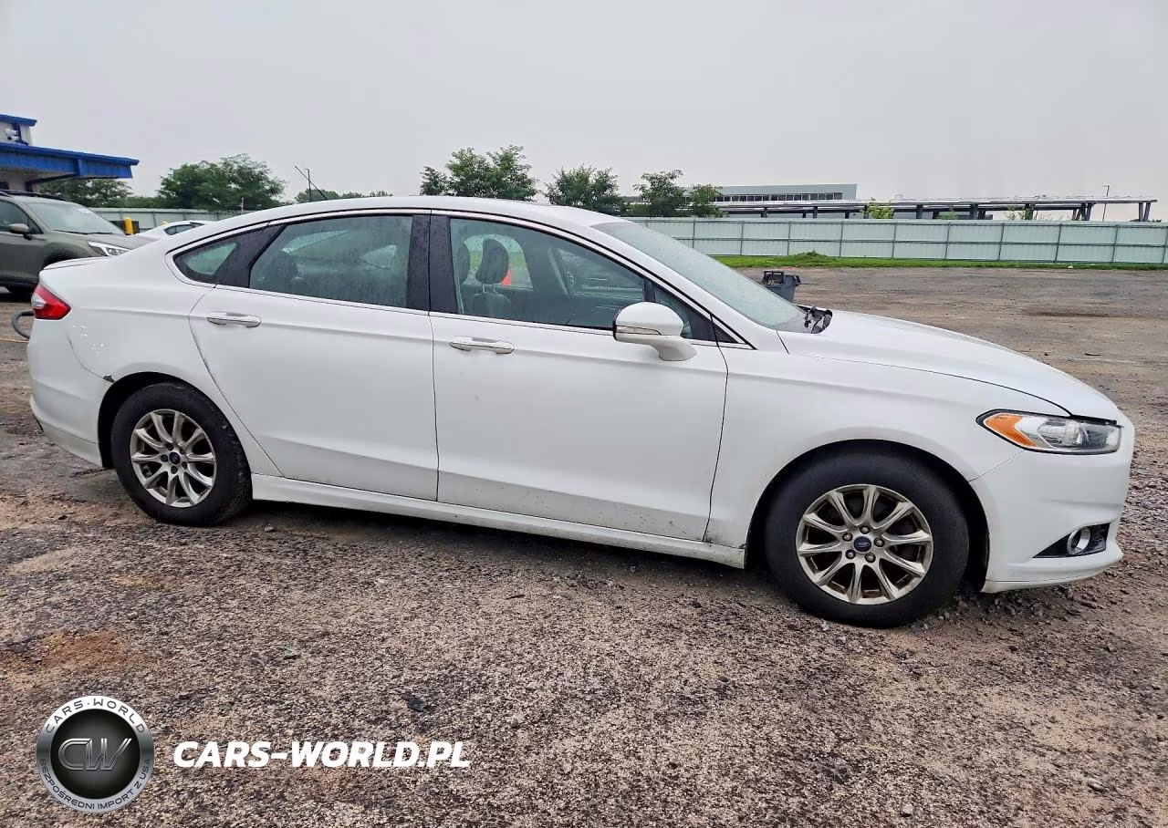 2015 Ford Fusion Titanium VIN:3FA6P0K92FR282335 - 4