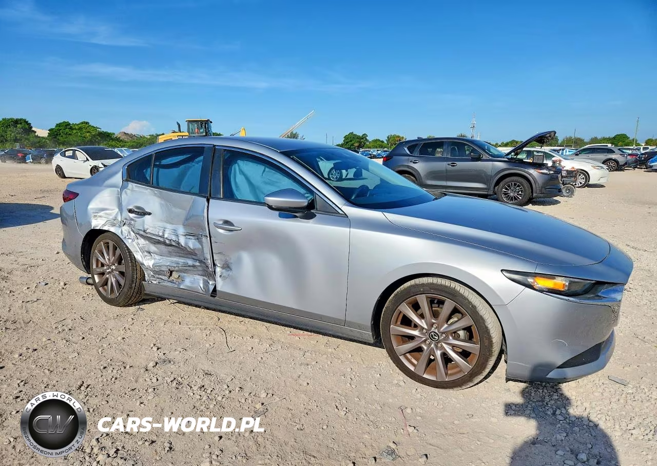 2020 Mazda 3 Select VIN:3MZBPACL6LM129682 - 4
