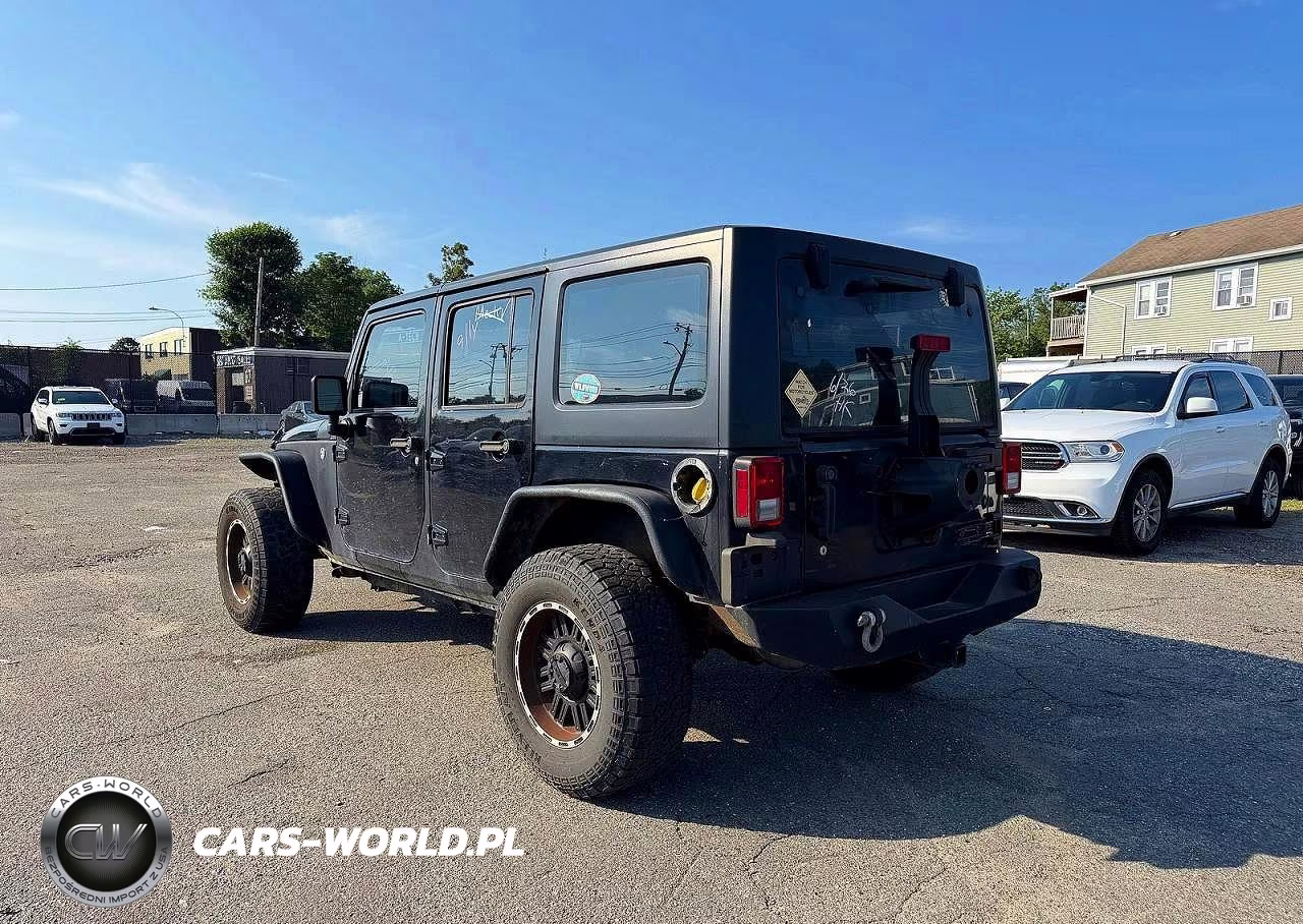 2016 Jeep Wrangler Unlimited Sport VIN:1C4BJWDG3GL194273 - 3