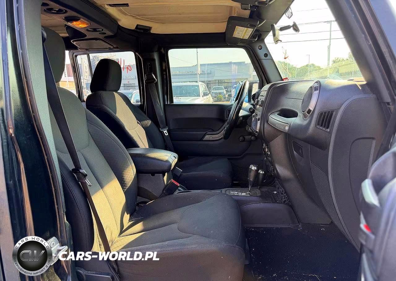 2016 Jeep Wrangler Unlimited Sport VIN:1C4BJWDG3GL194273 - 5