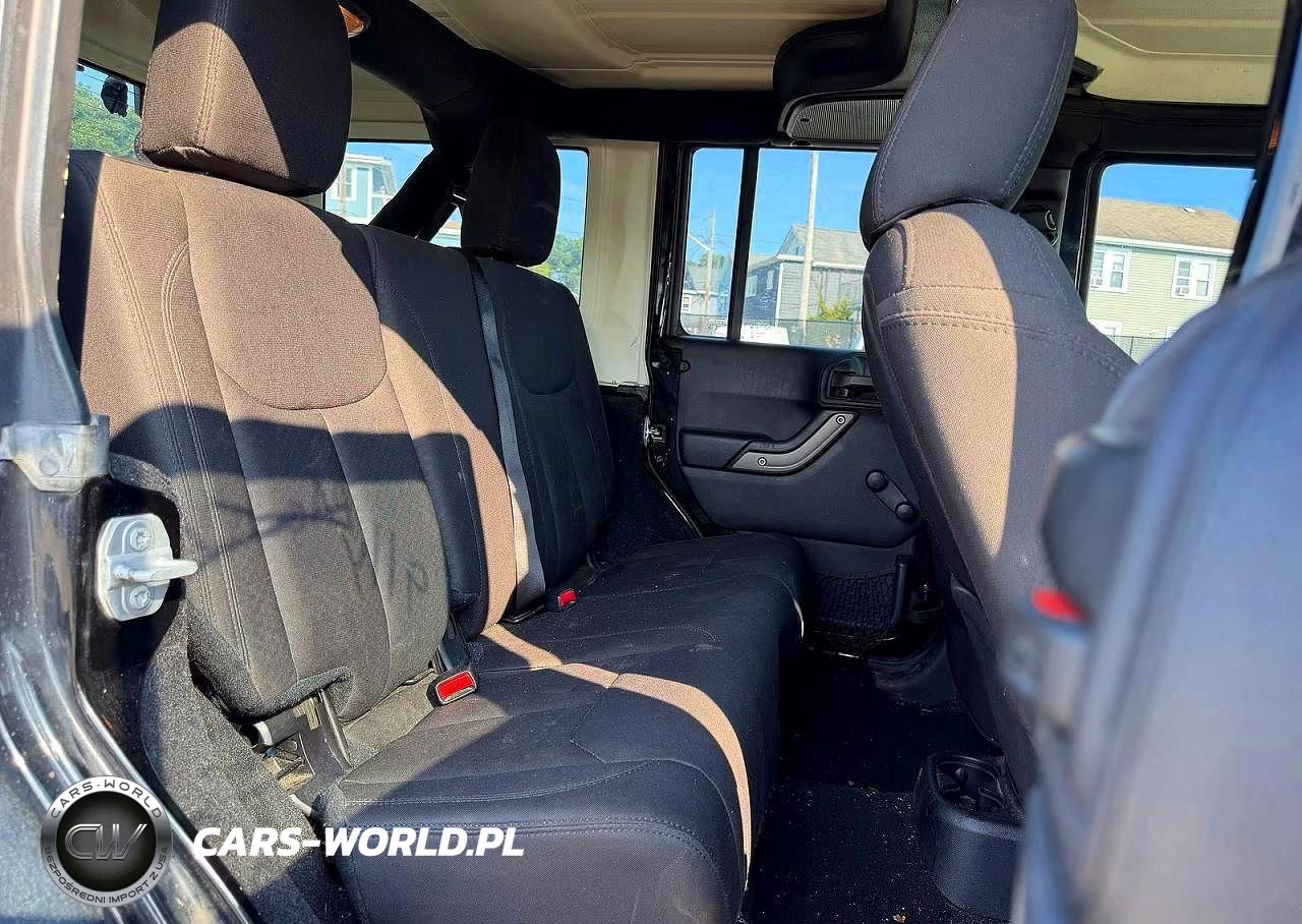 2016 Jeep Wrangler Unlimited Sport VIN:1C4BJWDG3GL194273 - 6