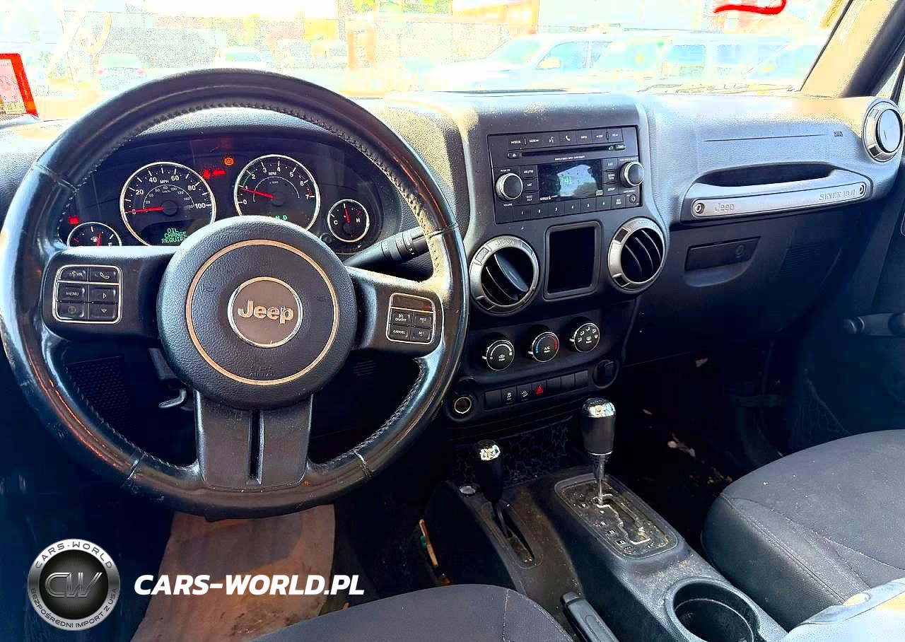 2016 Jeep Wrangler Unlimited Sport VIN:1C4BJWDG3GL194273 - 9