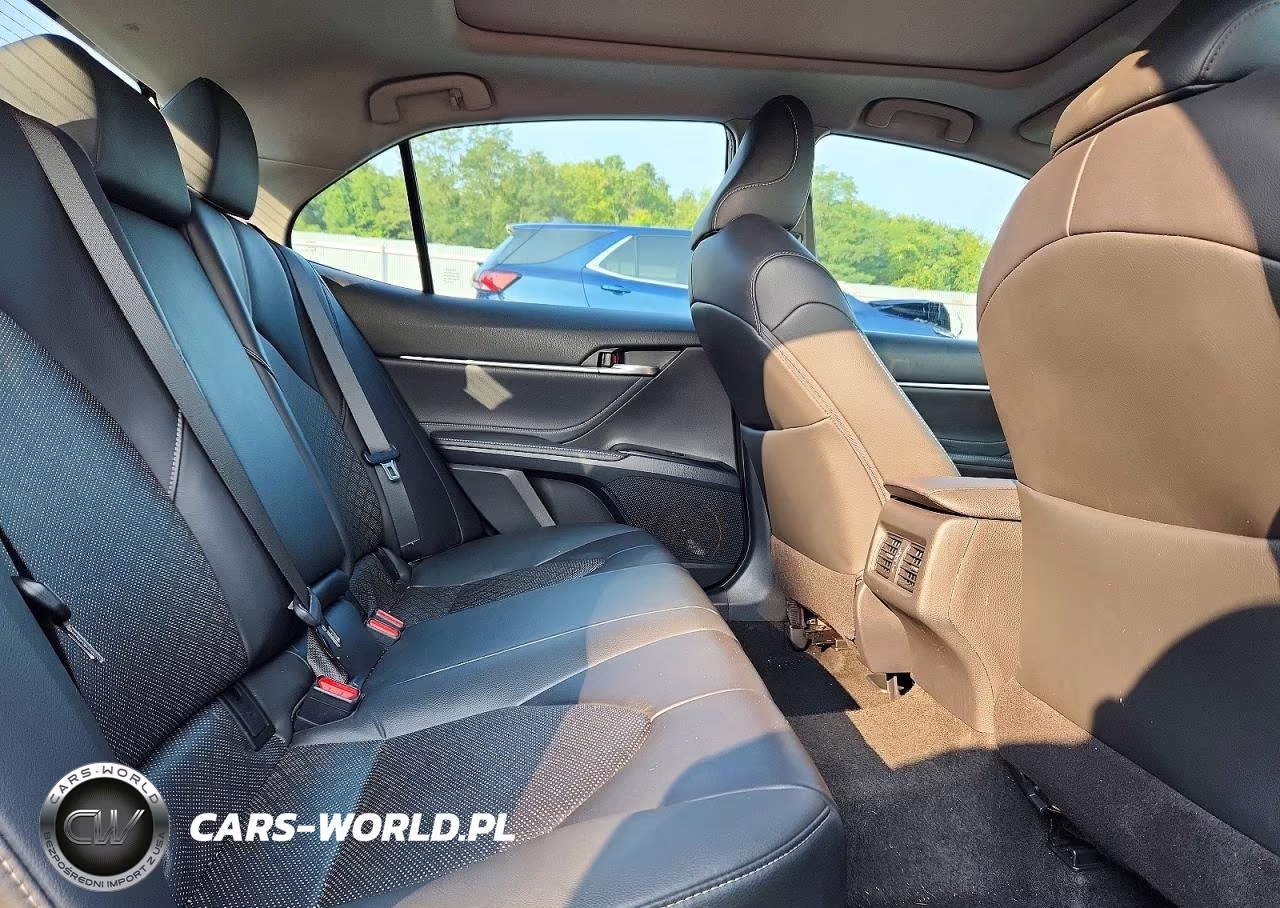 2018 Toyota Camry Xse VIN:4T1B61HK8JU042098 - 10