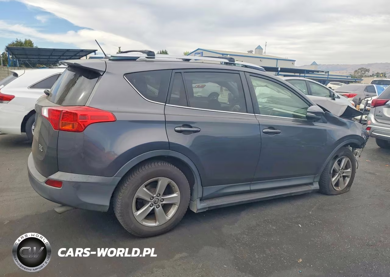 2015 Toyota Rav4 Xle VIN:JTMRFREVXFJ017468 - 3