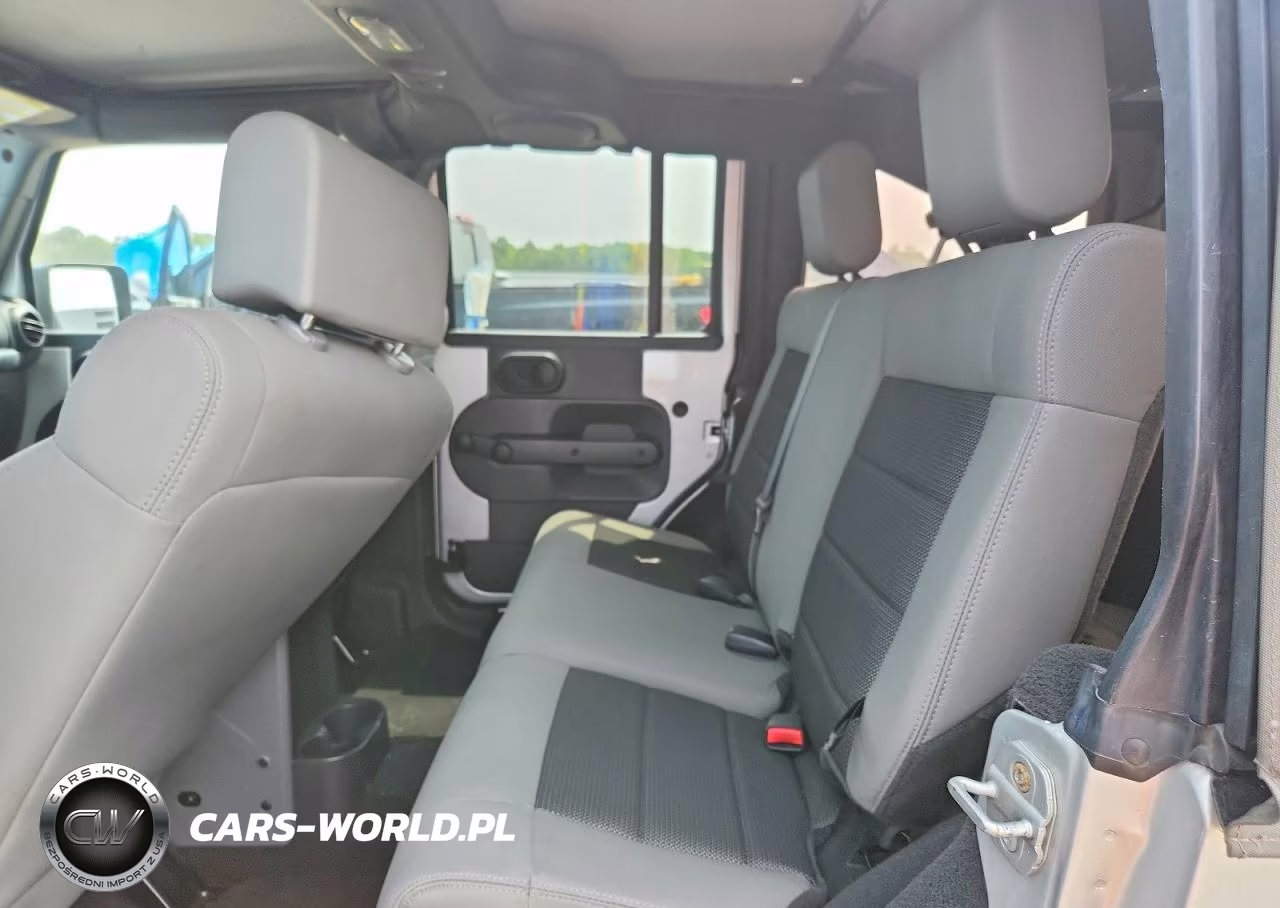 2008 Jeep Wrangler Unlimited X VIN:1J4GA391X8L545197 - 10