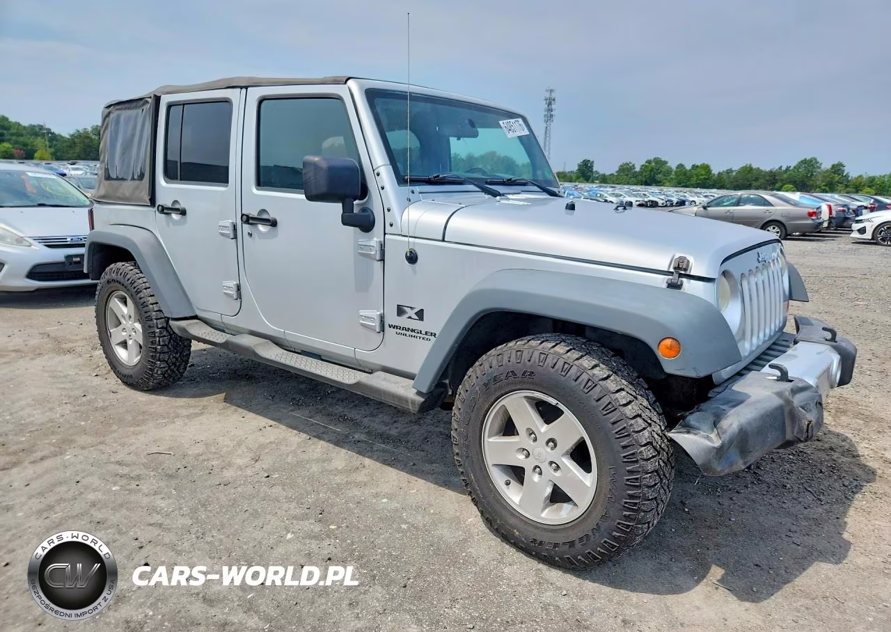 2008 Jeep Wrangler Unlimited X VIN:1J4GA391X8L545197 - 4