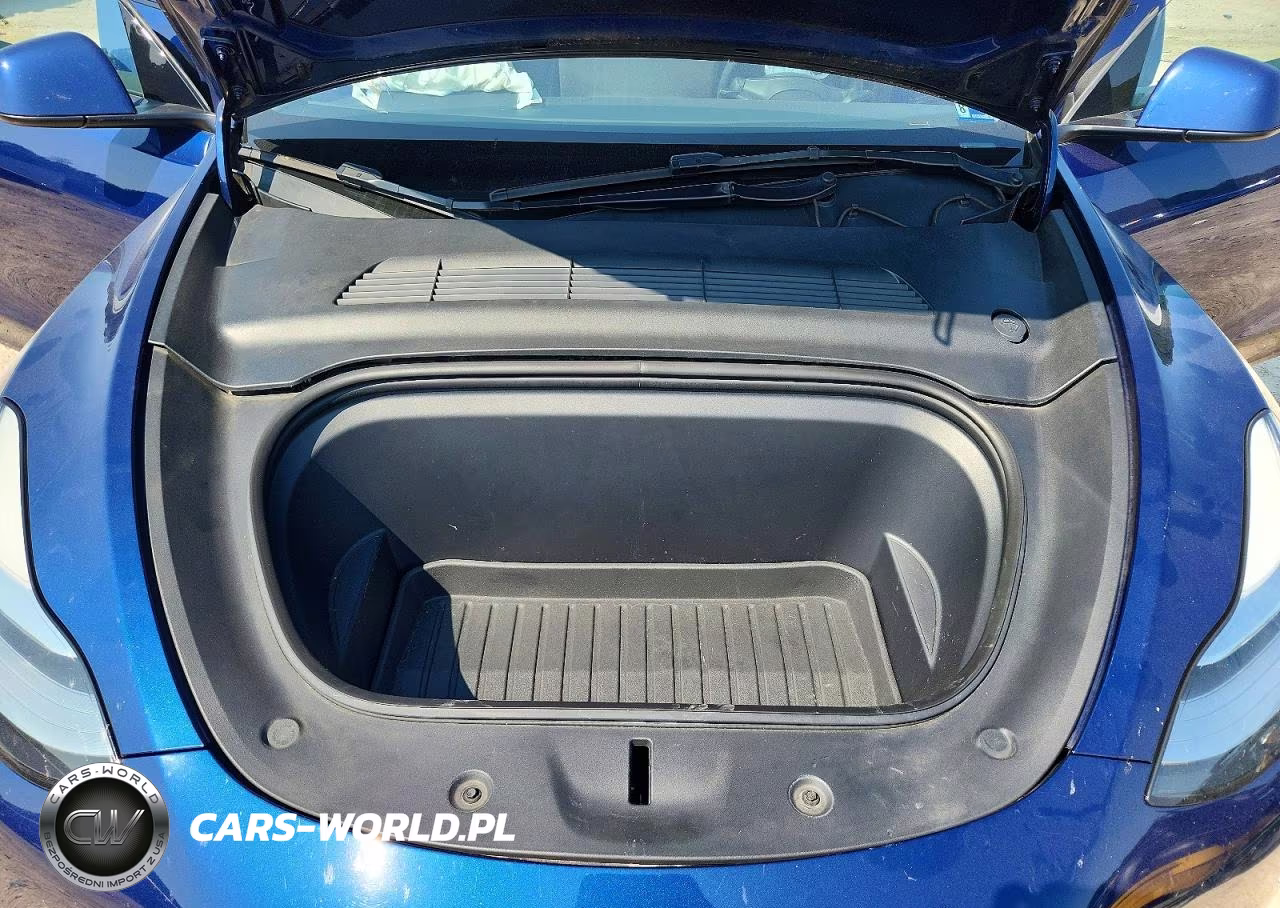 2022 Tesla Model Y VIN:7SAYGDEE9NA009363 - 11