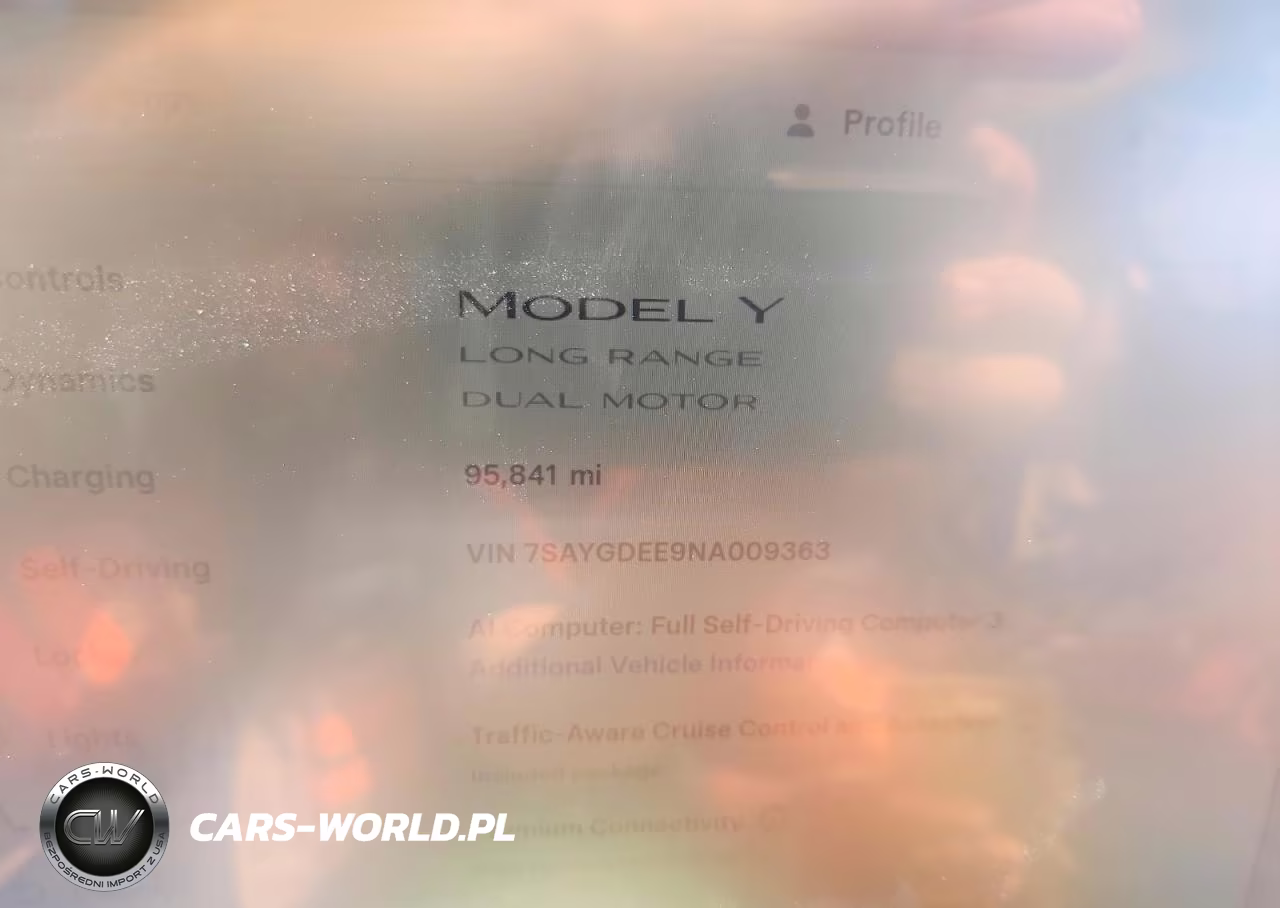 2022 Tesla Model Y VIN:7SAYGDEE9NA009363 - 9