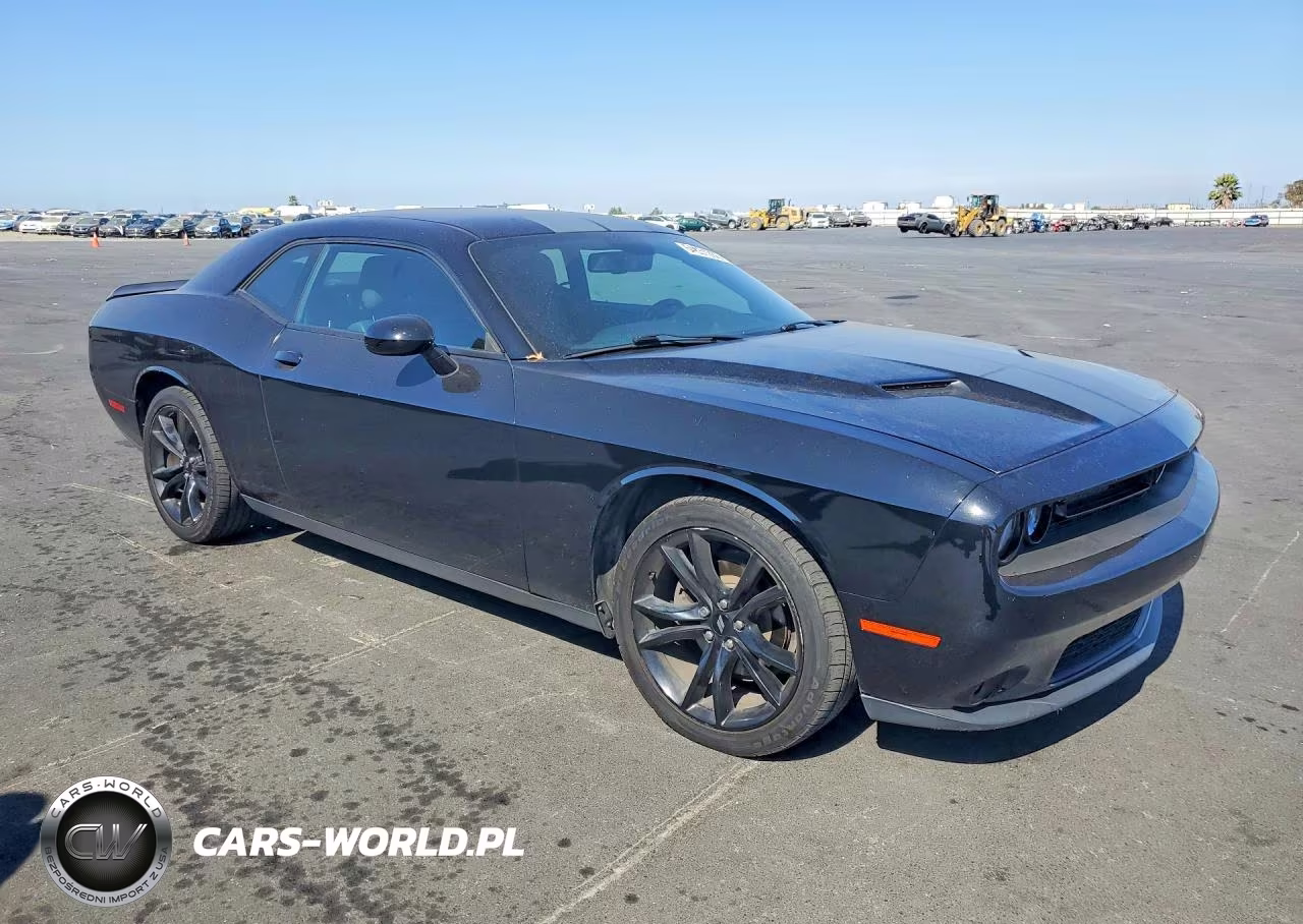 2017 Dodge Challenger Sxt VIN:2C3CDZAGXHH640679 - 4